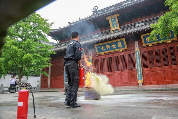李克強(qiáng)會(huì)見巴西聯(lián)邦共和國總統(tǒng)