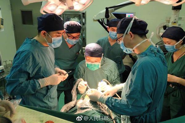 李克強(qiáng)會(huì)見巴西聯(lián)邦共和國(guó)總統(tǒng)