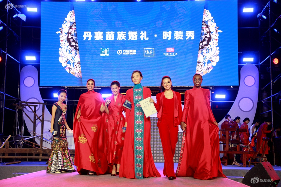 習近平同巴西聯(lián)邦共和國總統(tǒng)舉行會談 兩國元首一致同意推動中巴全面戰(zhàn)略伙伴關(guān)系取得新的更大發(fā)展