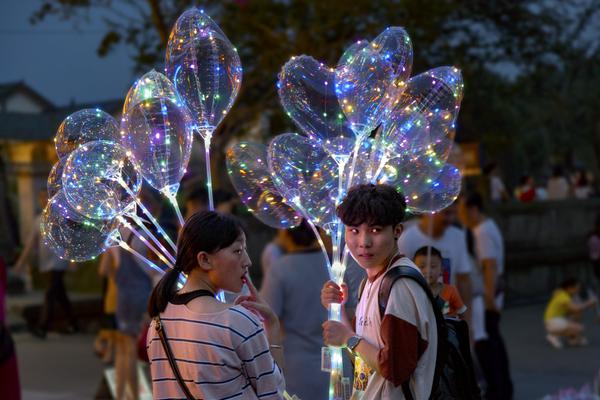 習近平同巴西聯(lián)邦共和國總統(tǒng)舉行會談 兩國元首一致同意推動中巴全面戰(zhàn)略伙伴關(guān)系取得新的更大發(fā)展