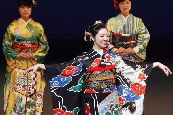 俄遠東草原發(fā)生火災造成27人受傷