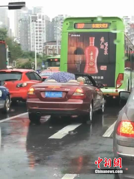 習(xí)近平同巴西聯(lián)邦共和國(guó)總統(tǒng)舉行會(huì)談 兩國(guó)元首一致同意推動(dòng)中巴全面戰(zhàn)略伙伴關(guān)系取得新的更大發(fā)展