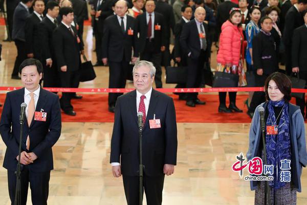 俞正聲會(huì)見巴西聯(lián)邦共和國(guó)總統(tǒng)