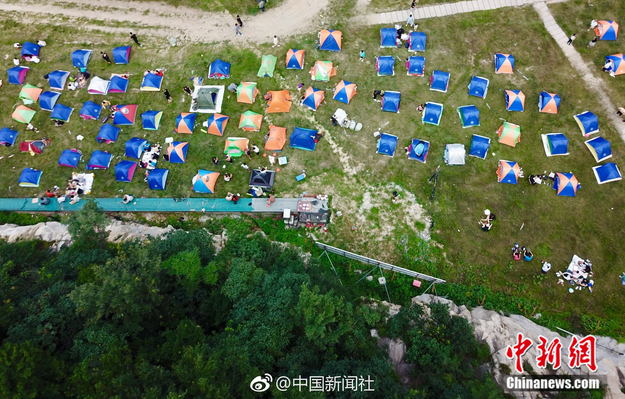 四川廣元跆拳道老師抱摔學(xué)生 校方:老師已停職絕不姑息