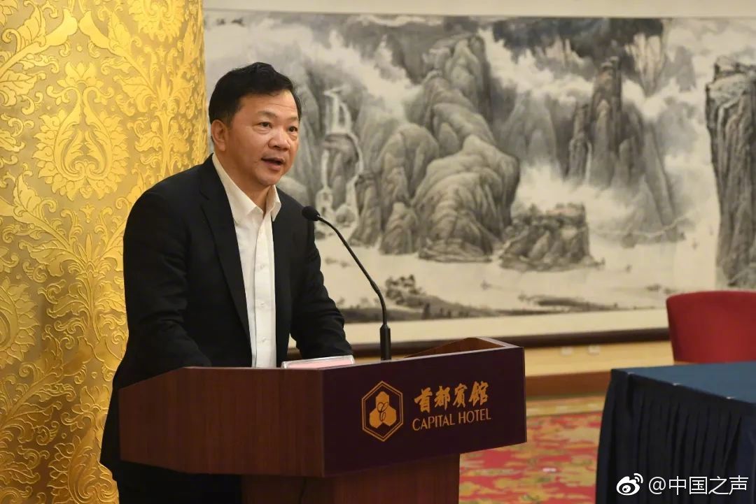 李克強(qiáng)會(huì)見(jiàn)巴西聯(lián)邦共和國(guó)總統(tǒng)