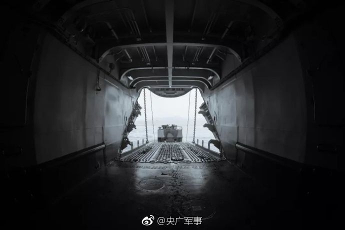 李克強(qiáng)會(huì)見巴西聯(lián)邦共和國(guó)總統(tǒng)