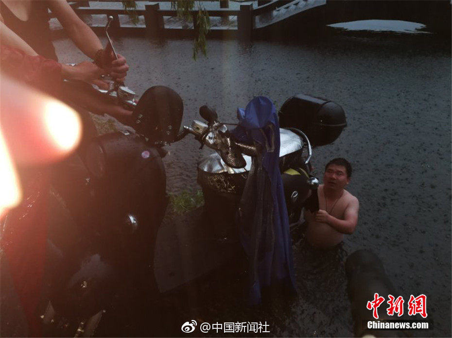 習(xí)近平總書記在深度貧困地區(qū)脫貧攻堅座談會上的重要講話引起強(qiáng)烈反響