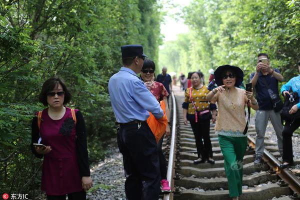 習近平總書記在深度貧困地區(qū)脫貧攻堅座談會上的重要講話引起強烈反響