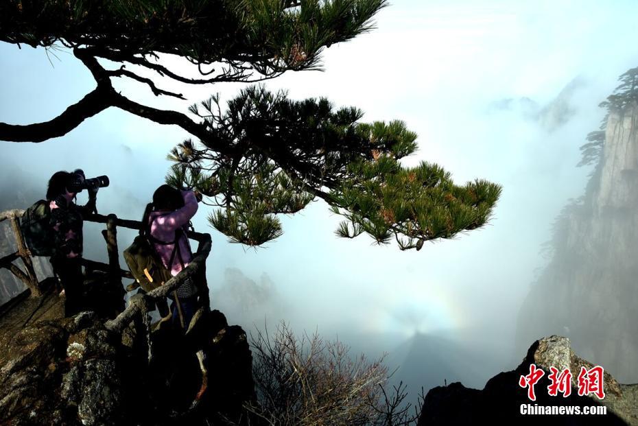 李克強(qiáng)會見巴西聯(lián)邦共和國總統(tǒng)
