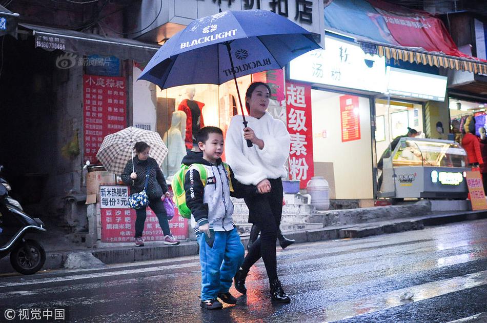 李克強(qiáng)會(huì)見(jiàn)巴西聯(lián)邦共和國(guó)總統(tǒng)